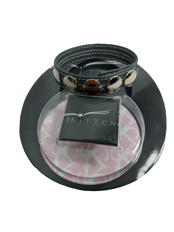Sex Kitten Couples Sex Kitten Leather 5Snap Ring Assorted Colors Sex Kitten Couples Sex Kitten Leather 5Snap Ring Assorted Colors